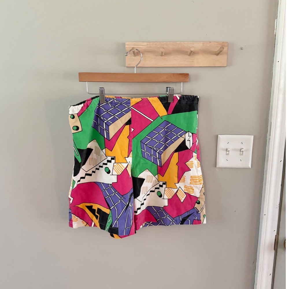 Vintage 80s abstract shorts‎